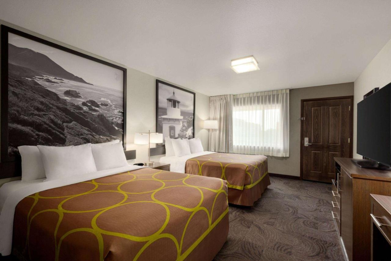 | Super 8 by Wyndham Eureka