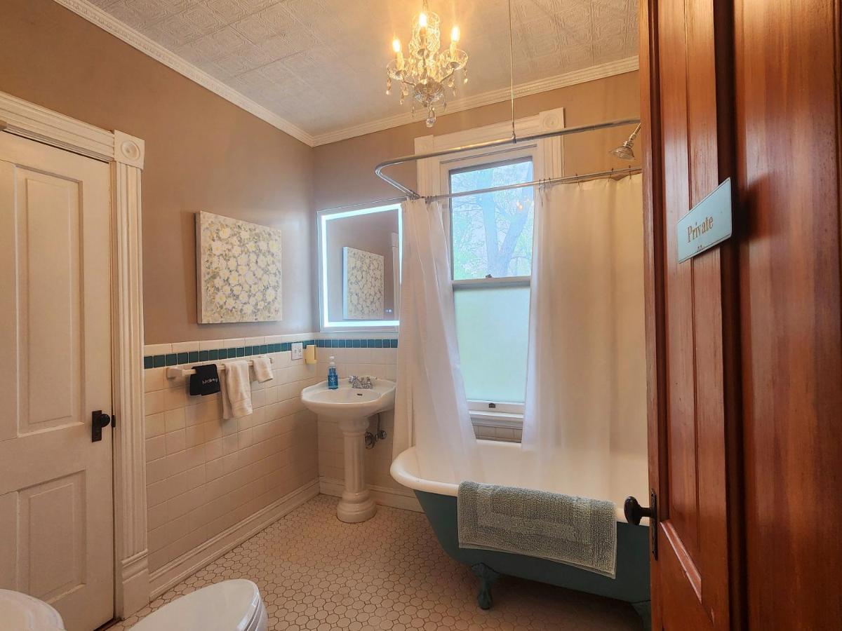 | Downen House Bed & Breakfast
