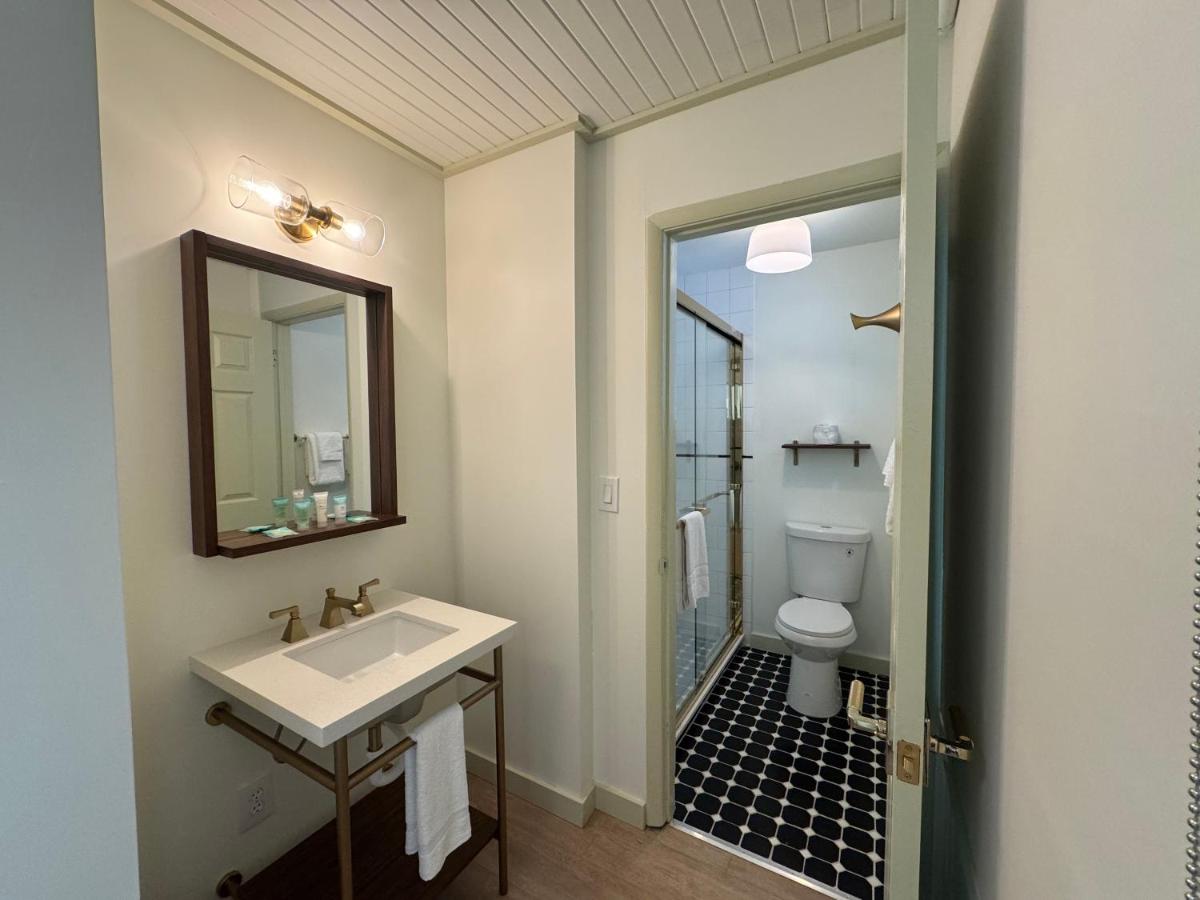 King Room with Balcony at Ski Mountain Lodge