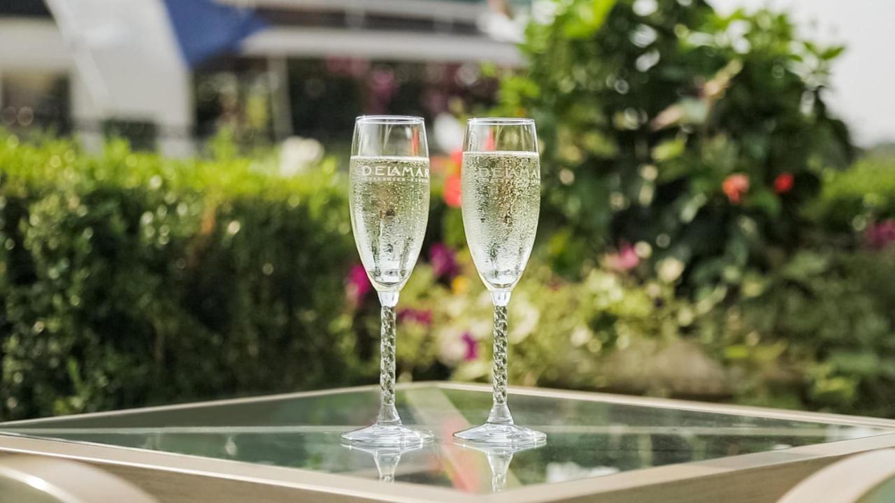 | Delamar Greenwich Harbor