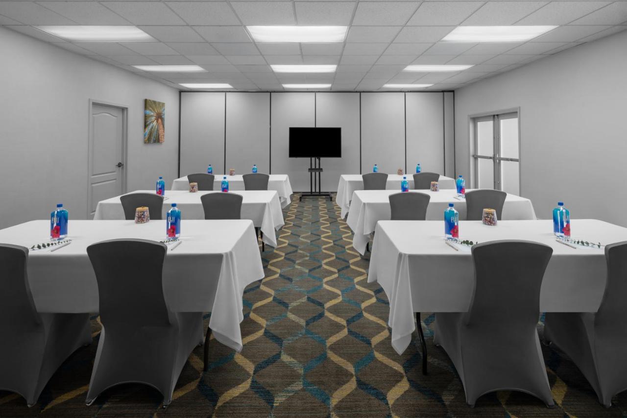 | Fairfield Inn by Marriott Santa Clarita Valencia
