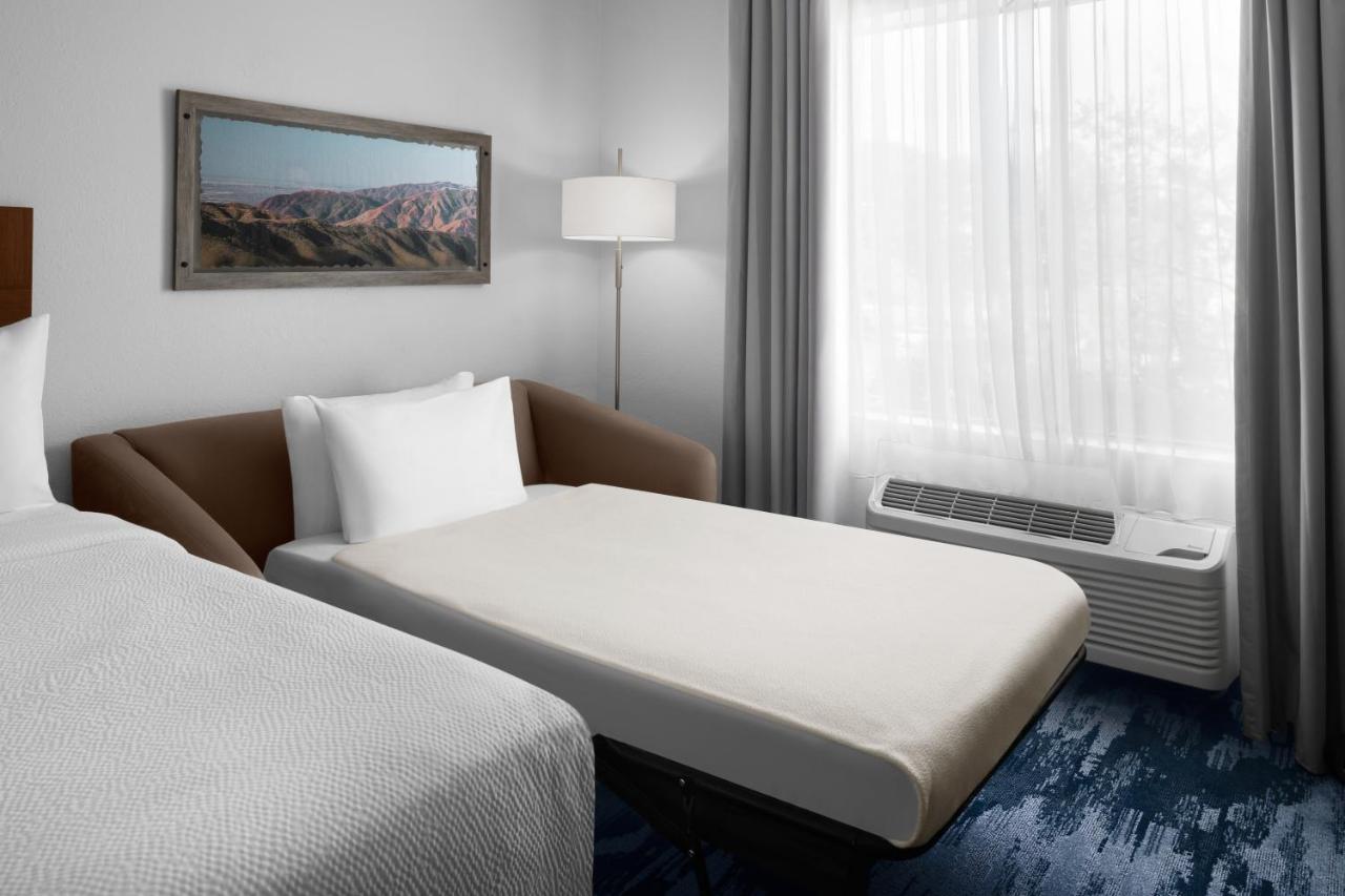 | Fairfield Inn by Marriott Santa Clarita Valencia