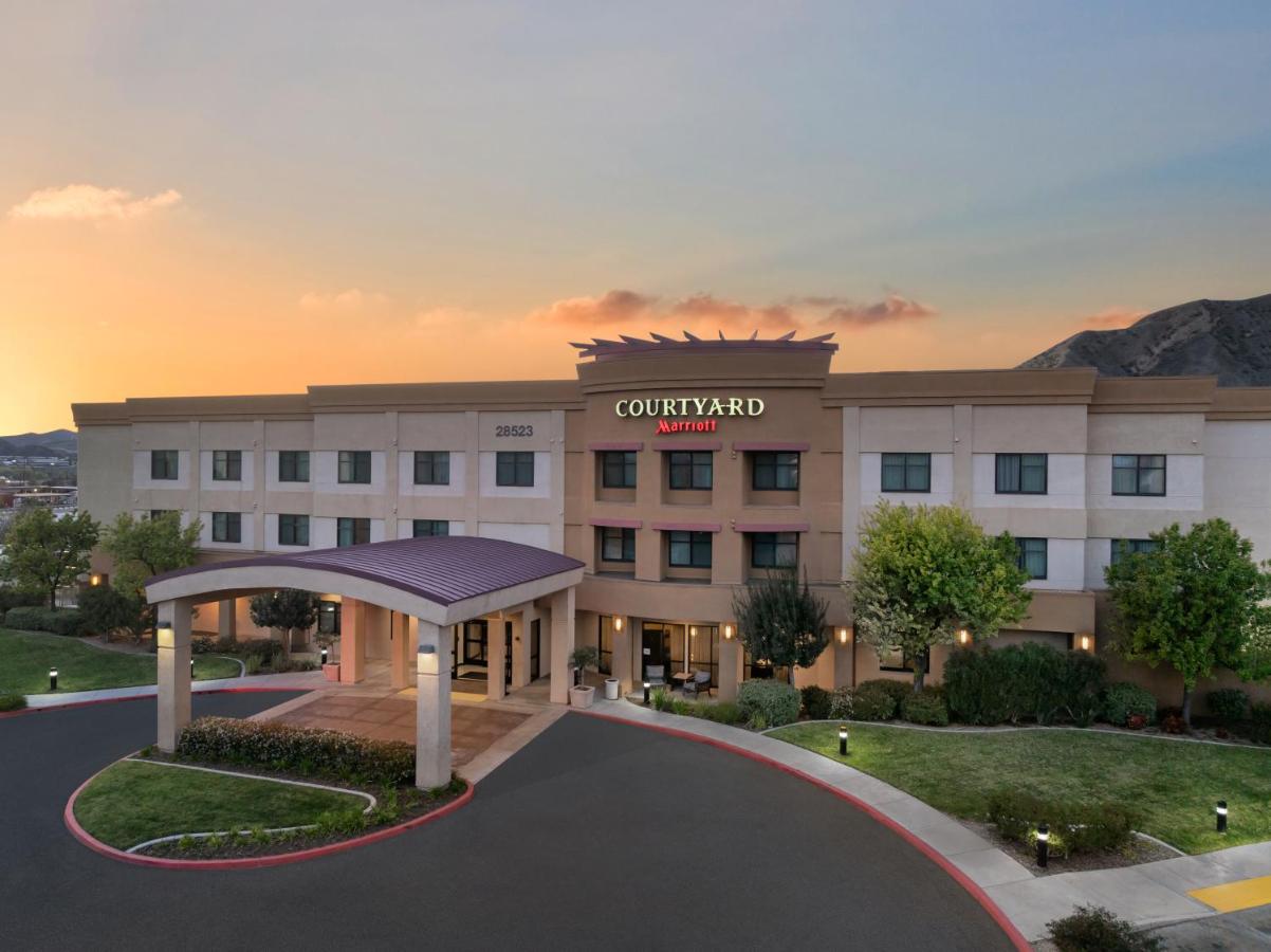 | Courtyard by Marriott Santa Clarita Valencia