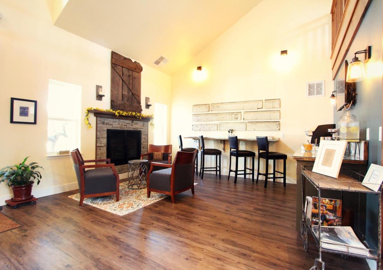 | Rest, a boutique hotel