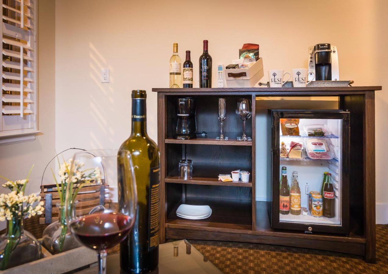 | Rest, a boutique hotel