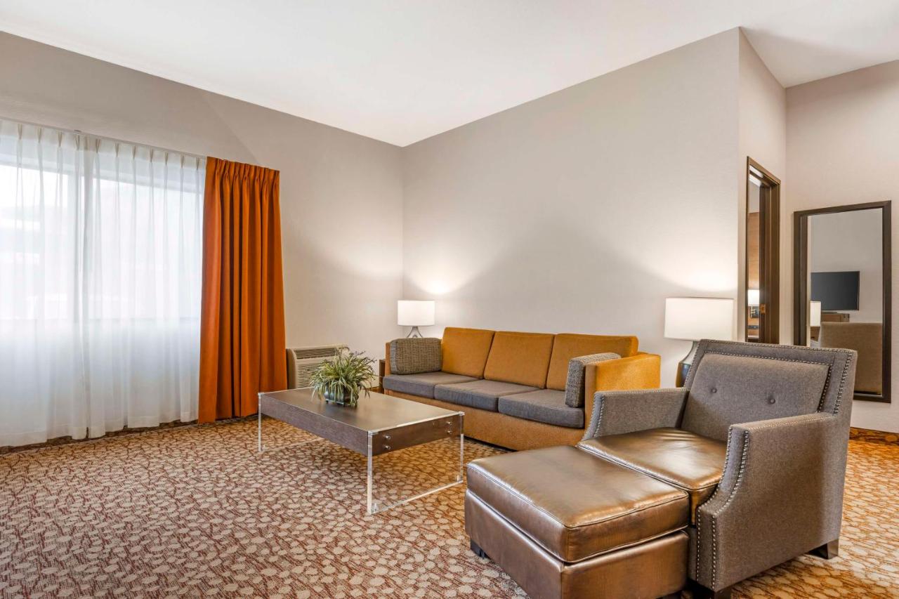 | Best Western Plus Mill Creek Inn