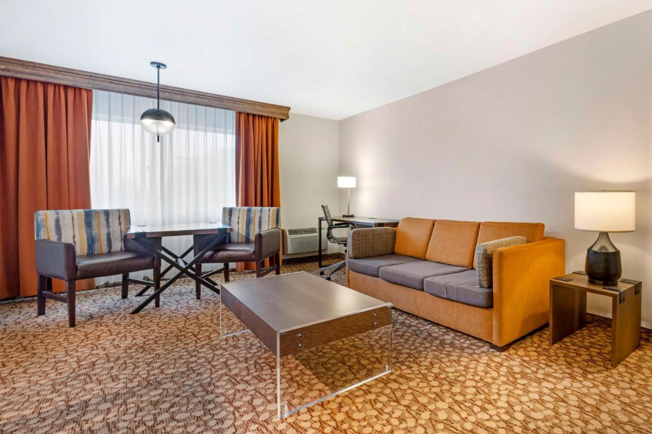 | Best Western Plus Mill Creek Inn