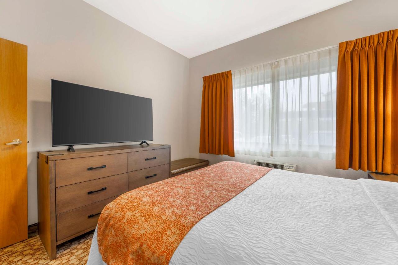 | Best Western Plus Mill Creek Inn