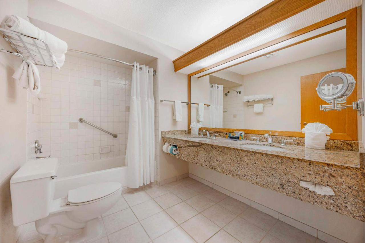Queen Suite with Sofa Bed - Non-Smoking at Best Western Plus Mill Creek Inn
