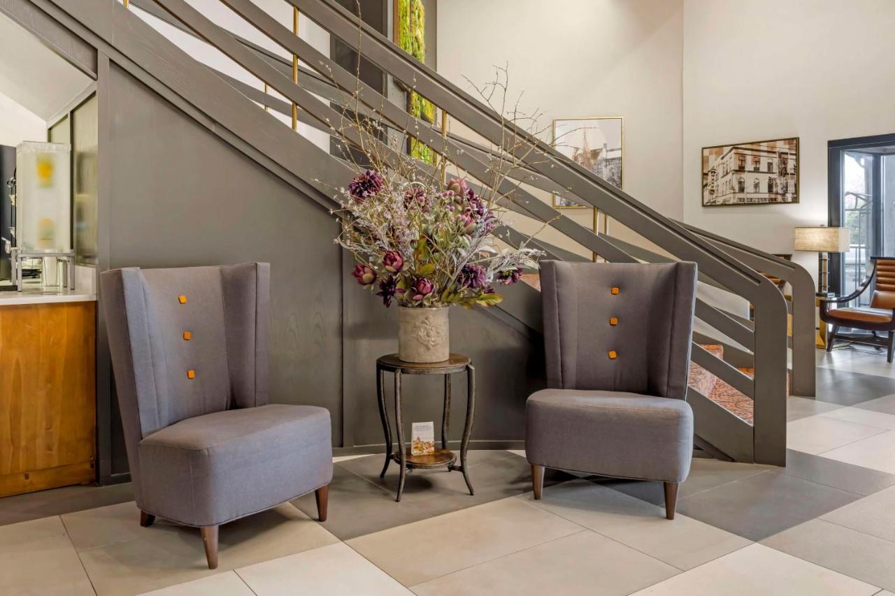 | Best Western Plus Mill Creek Inn