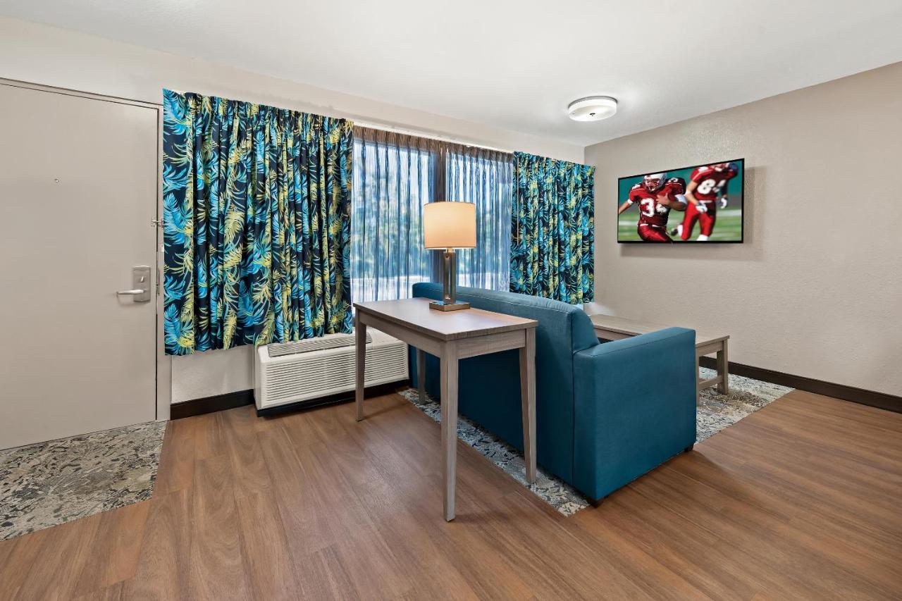 Suite King with Kitchen Poolside Smoke Free at Red Roof Inn PLUS+ & Suites Naples Downtown-5th Ave S