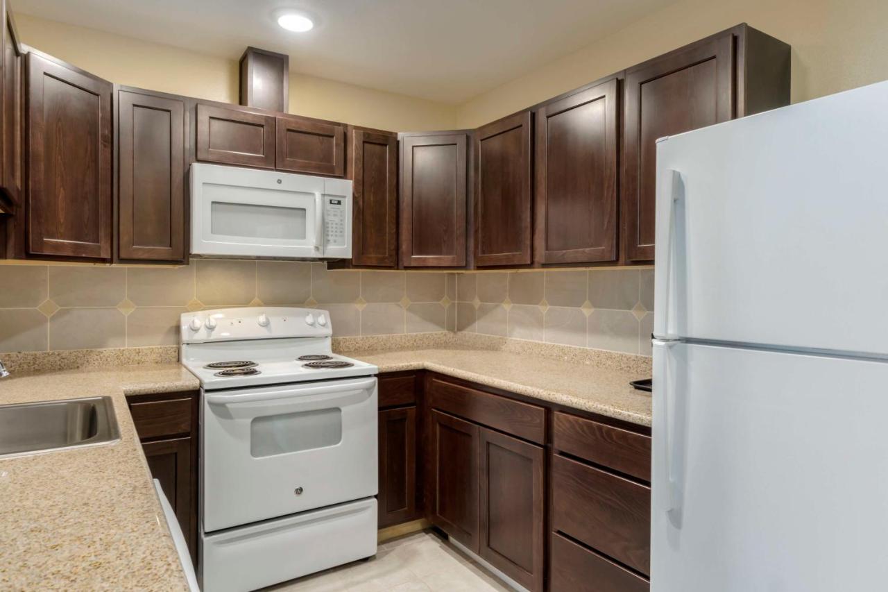 | Best Western Plus Grapevine Inn