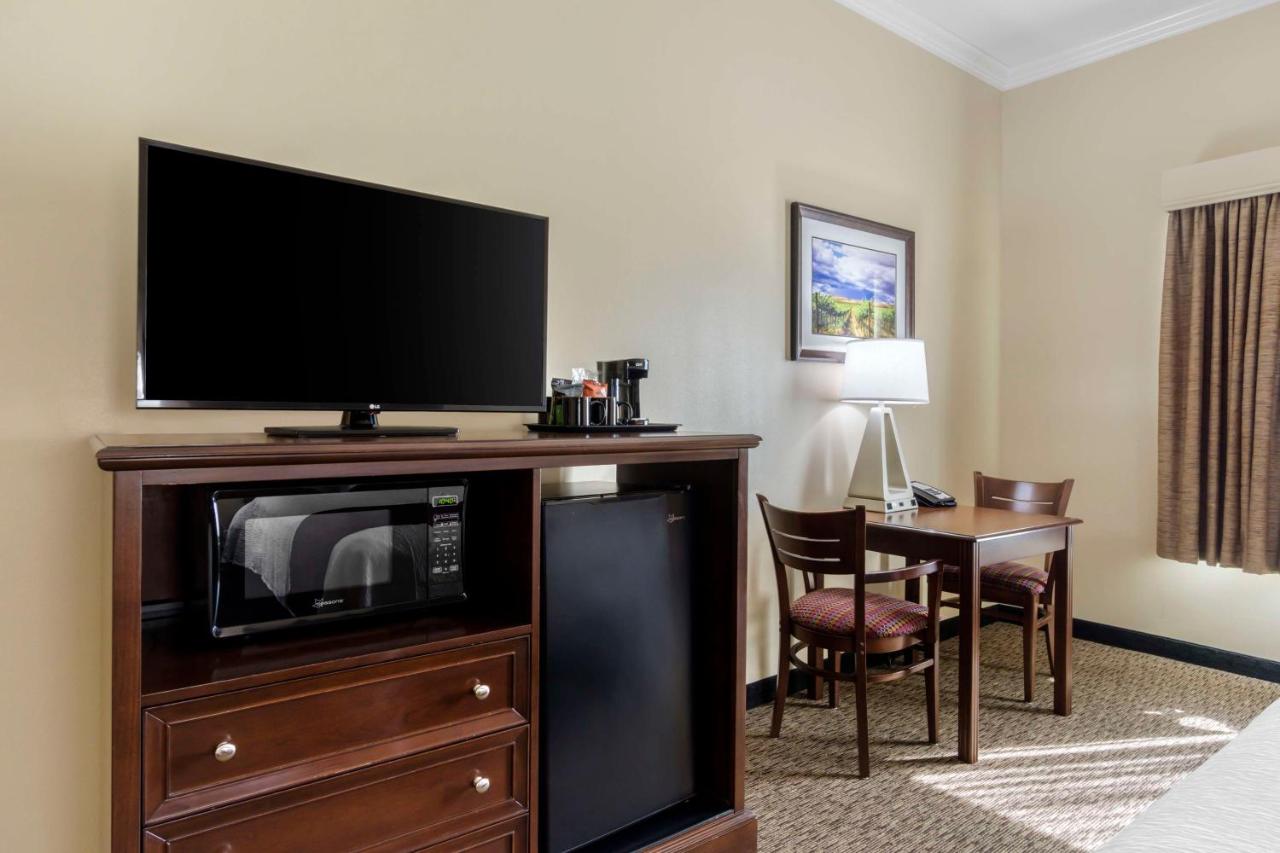  | Best Western Plus Grapevine Inn