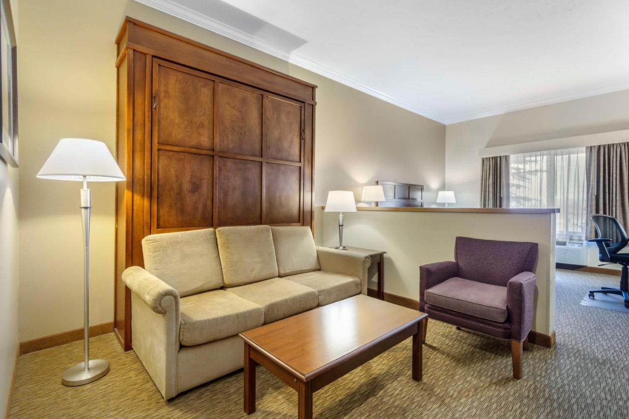  | Best Western Plus Grapevine Inn