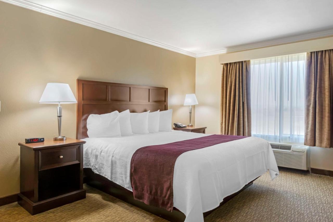  | Best Western Plus Grapevine Inn