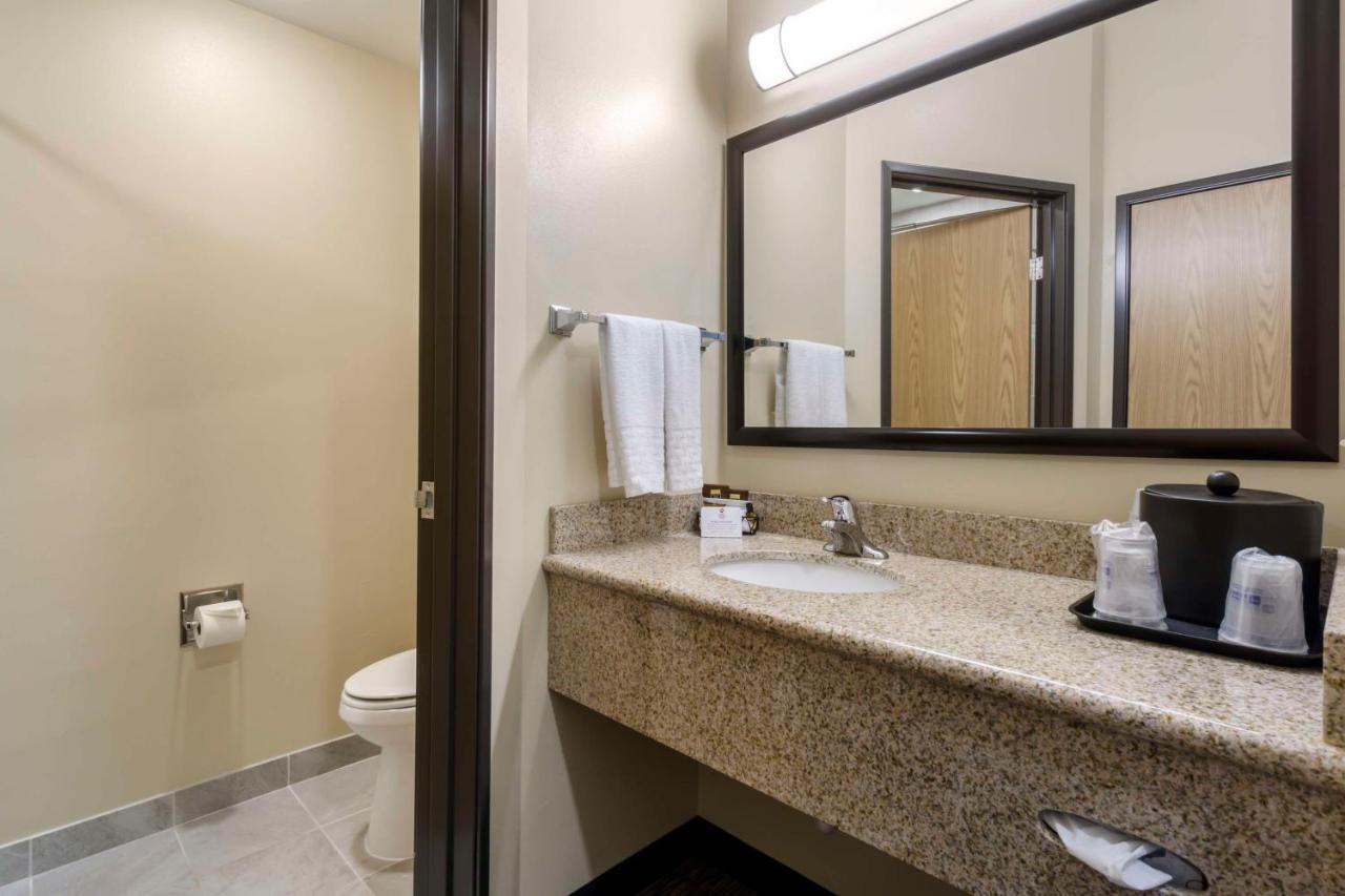  | Best Western Plus Grapevine Inn