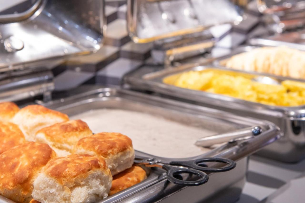 | Holiday Inn Express Hotel & Suites Henderson, an IHG Hotel