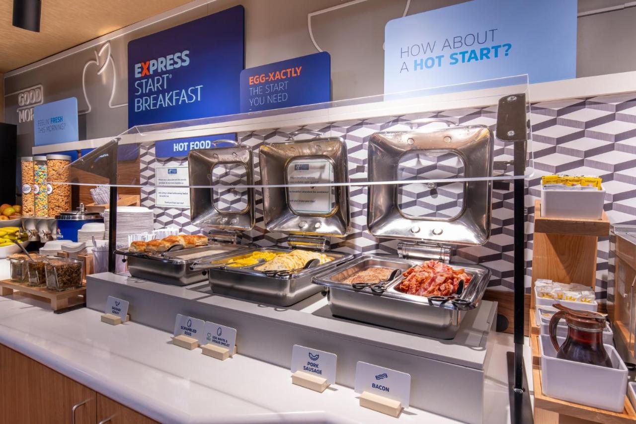 | Holiday Inn Express Hotel & Suites Henderson, an IHG Hotel