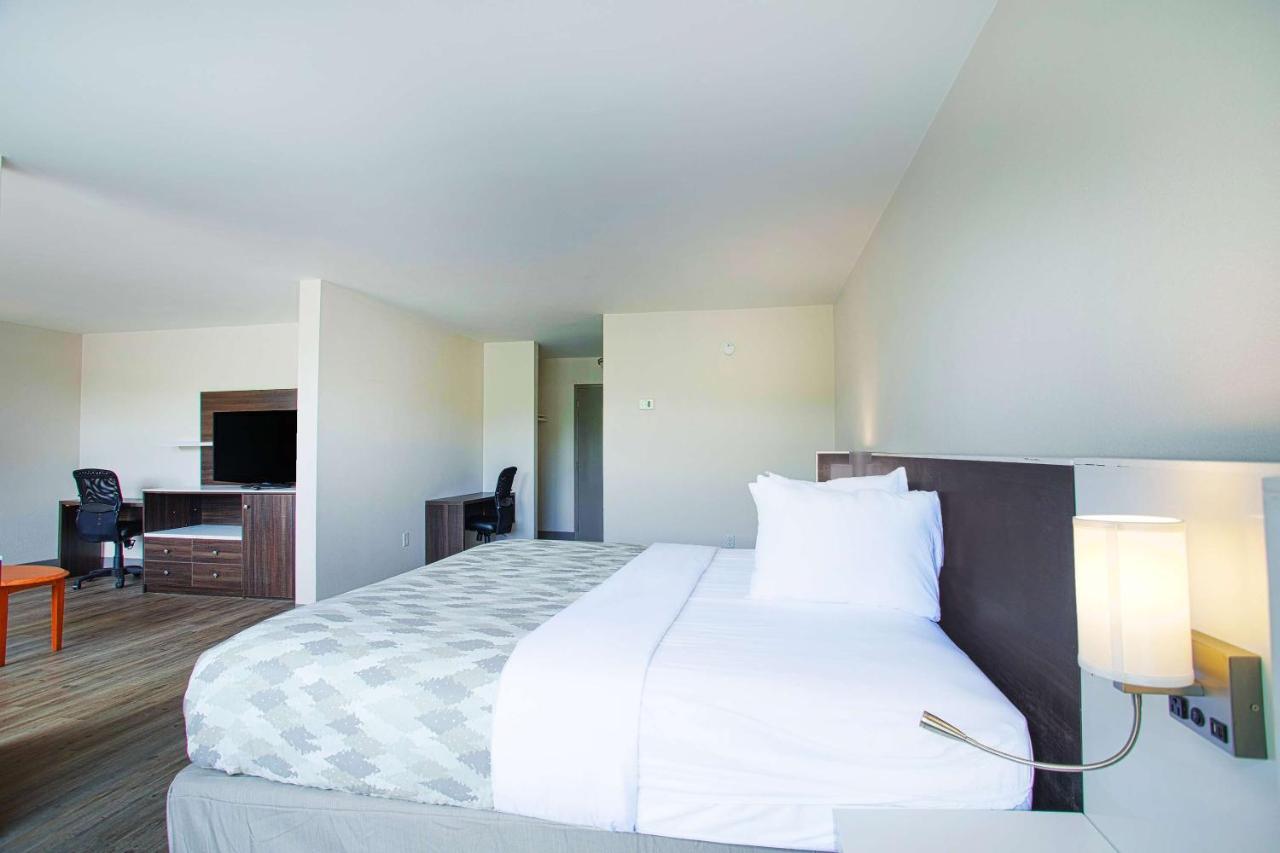 | Ramada by Wyndham Winston-Salem