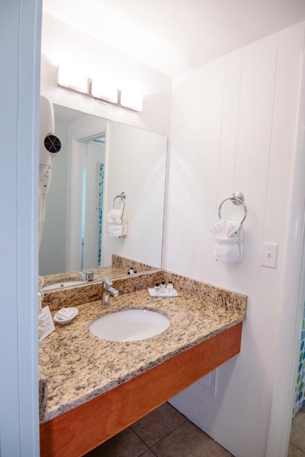  | Cape Colony Inn
