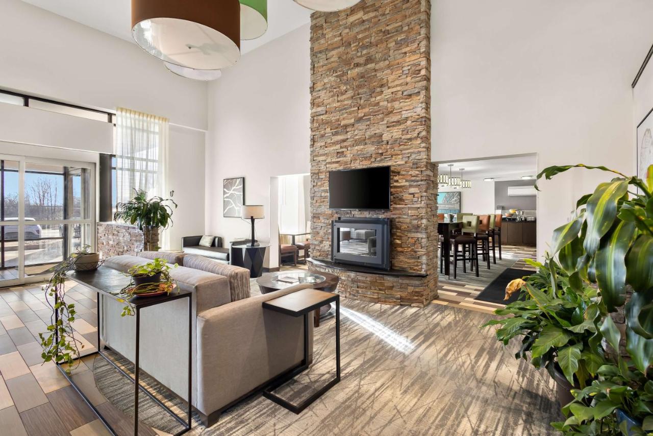 | Best Western Luxbury Inn Fort Wayne