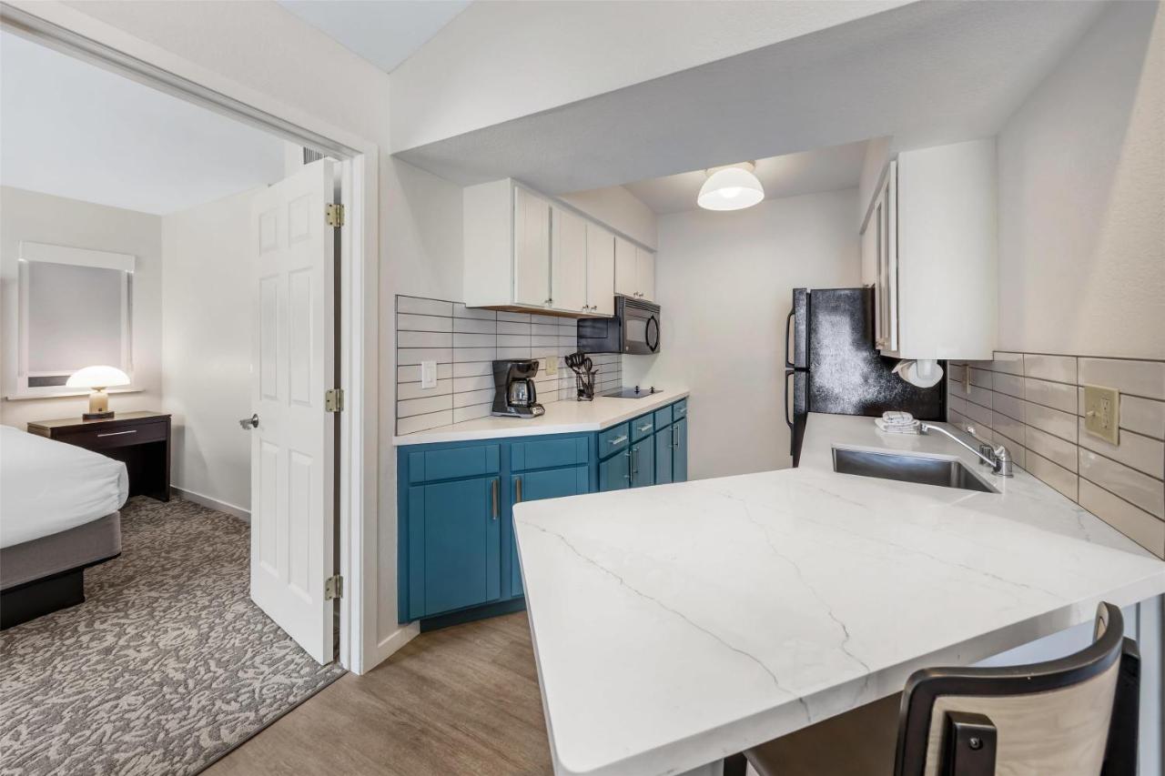 | Sonesta ES Suites Chatsworth