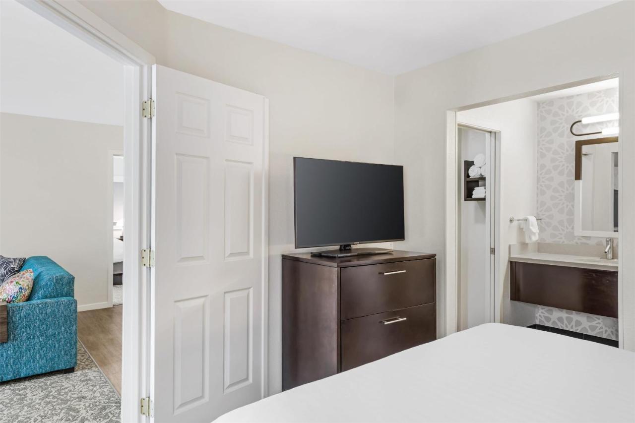 | Sonesta ES Suites Chatsworth