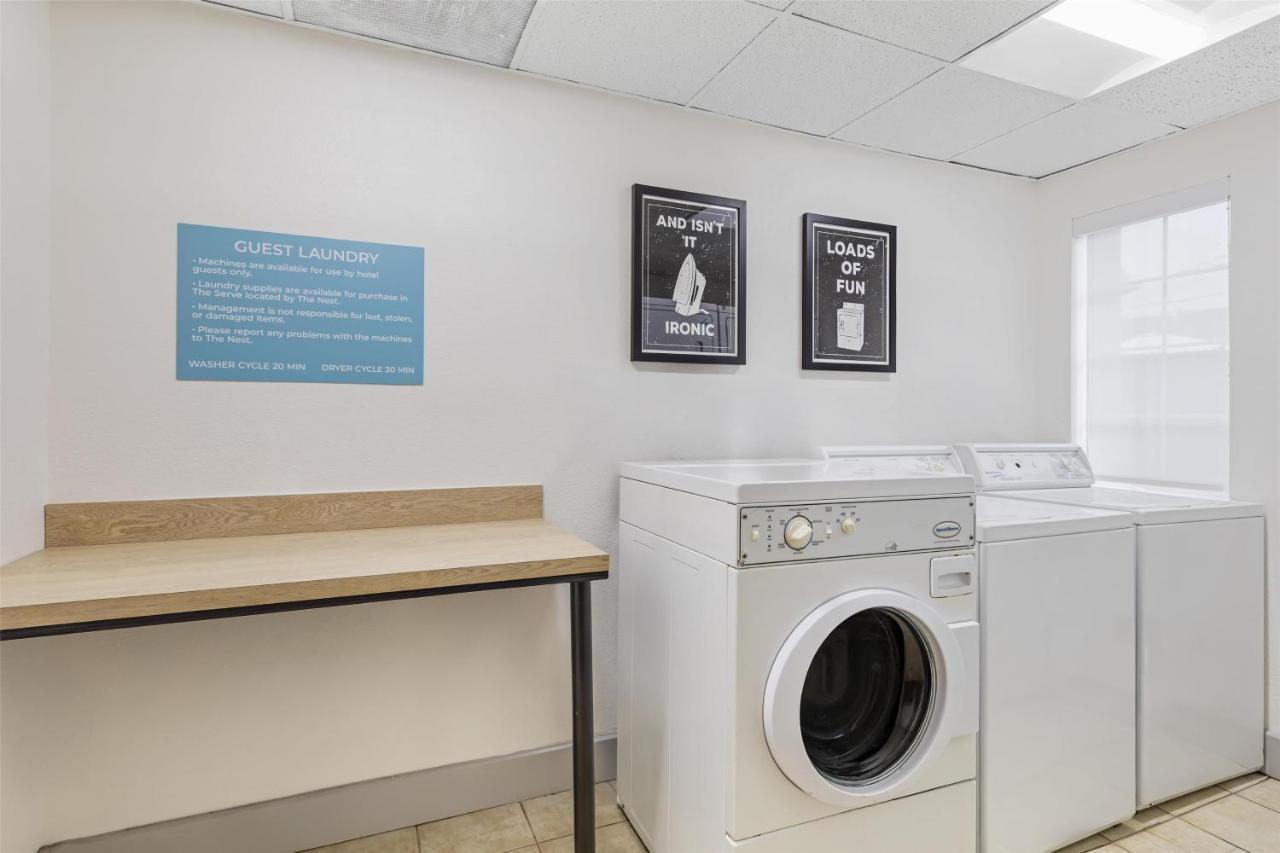 | Sonesta ES Suites Chatsworth