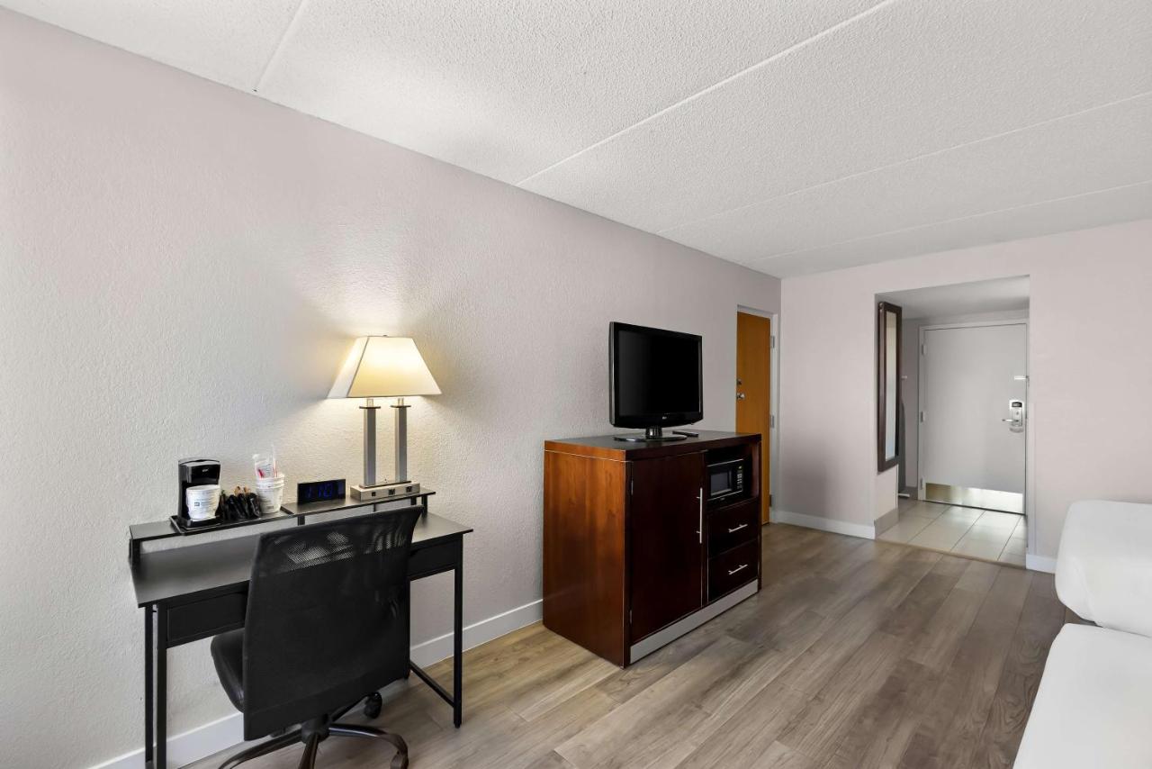  | Best Western Luxbury Inn Fort Wayne