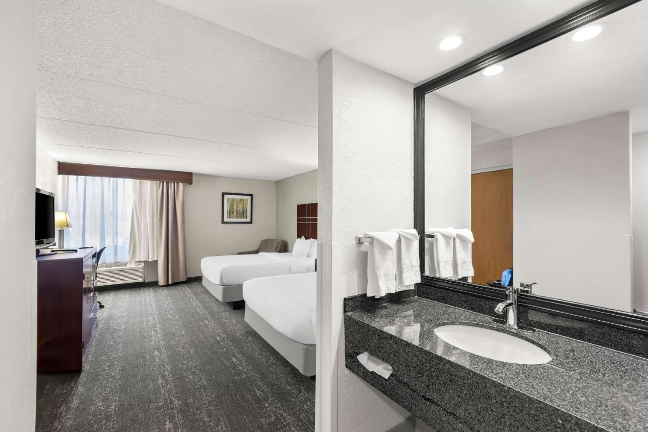 | Best Western Luxbury Inn Fort Wayne