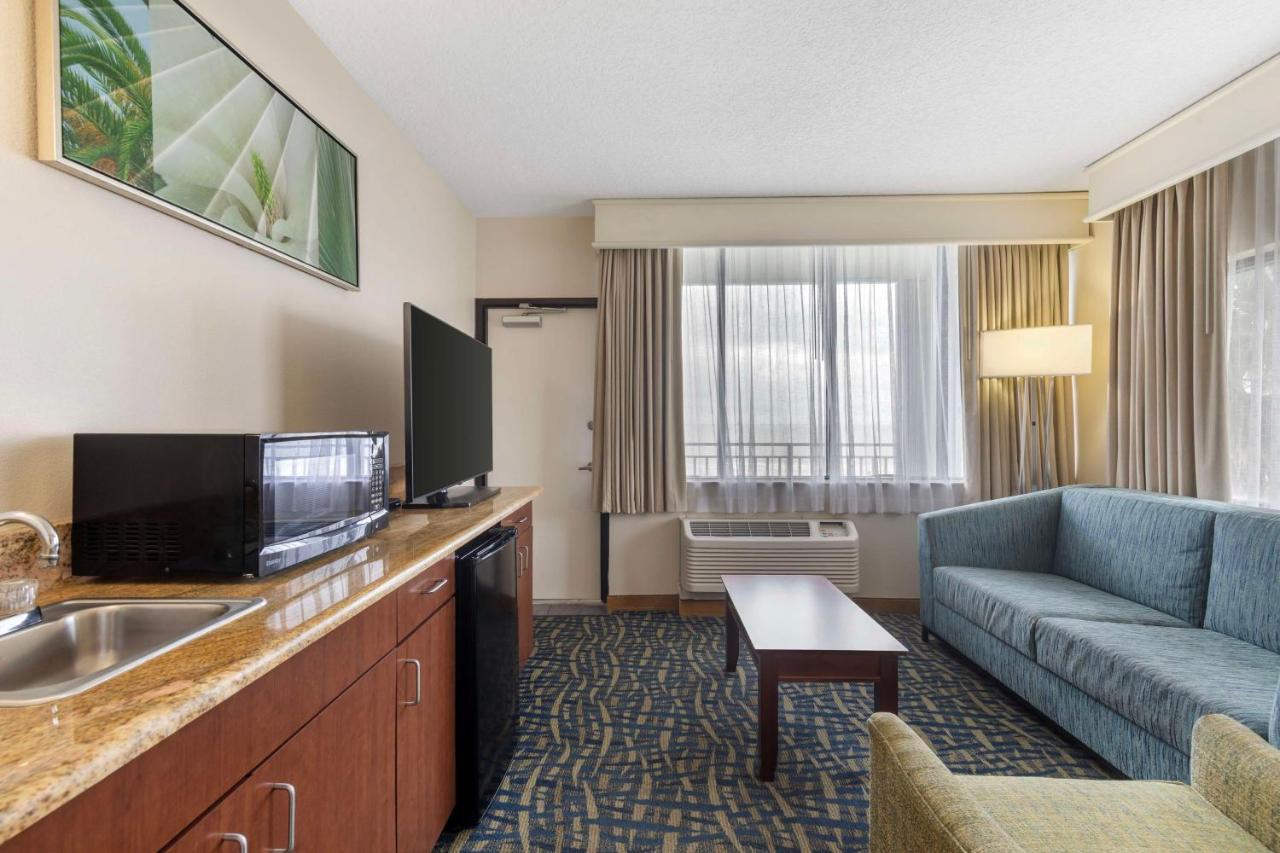  | Best Western Cocoa Beach Hotel & Suites