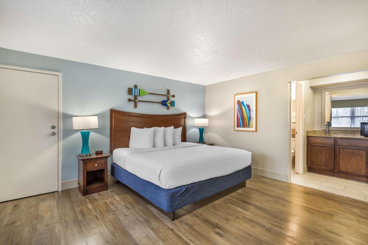 King Room with Courtyard View at Best Western Cocoa Beach - Port Canaveral