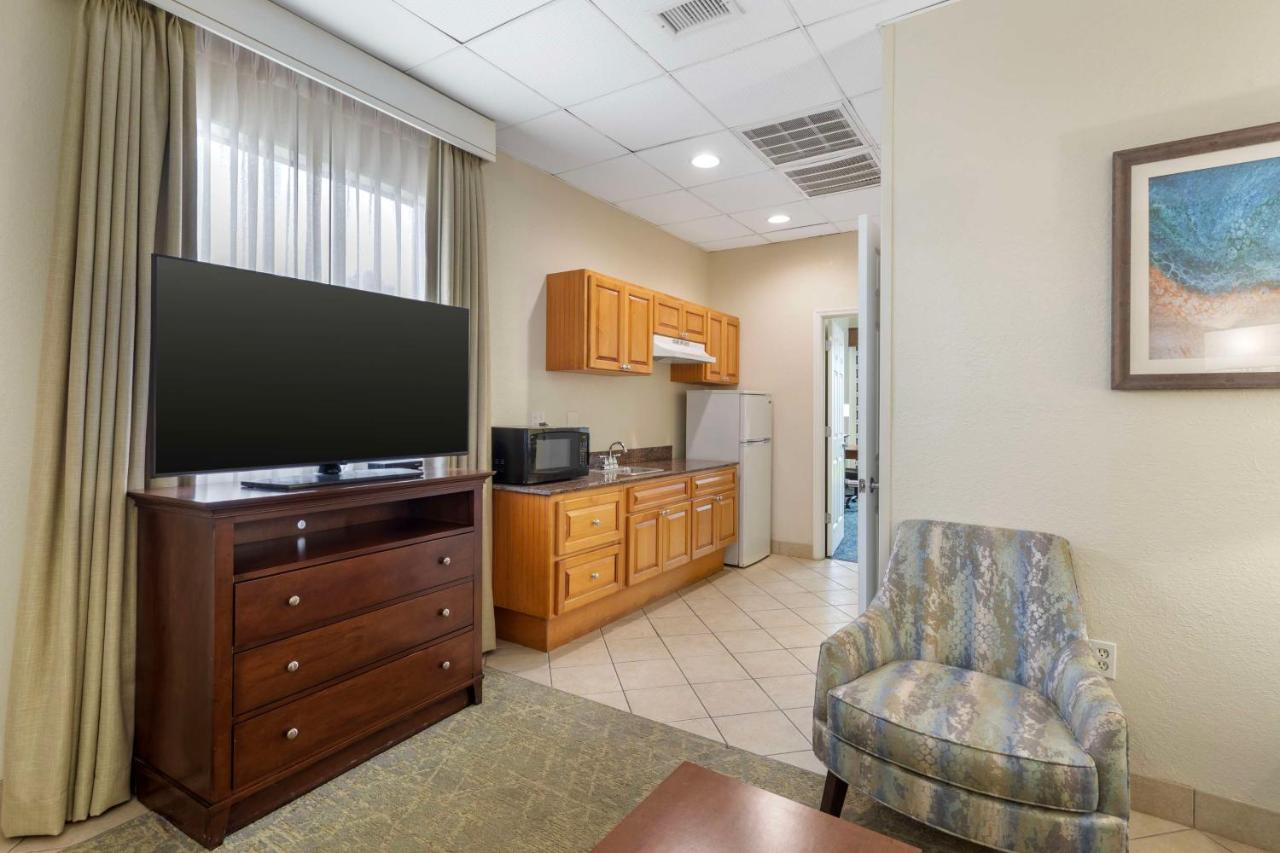 Queen Suite - Non-Smoking at Best Western Cocoa Beach - Port Canaveral