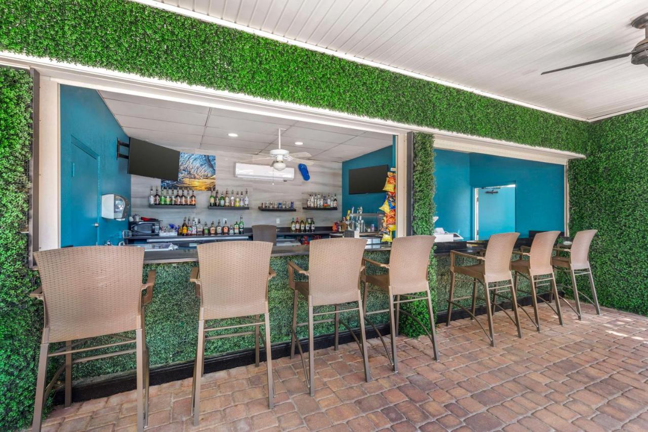 | Best Western Cocoa Beach Hotel & Suites