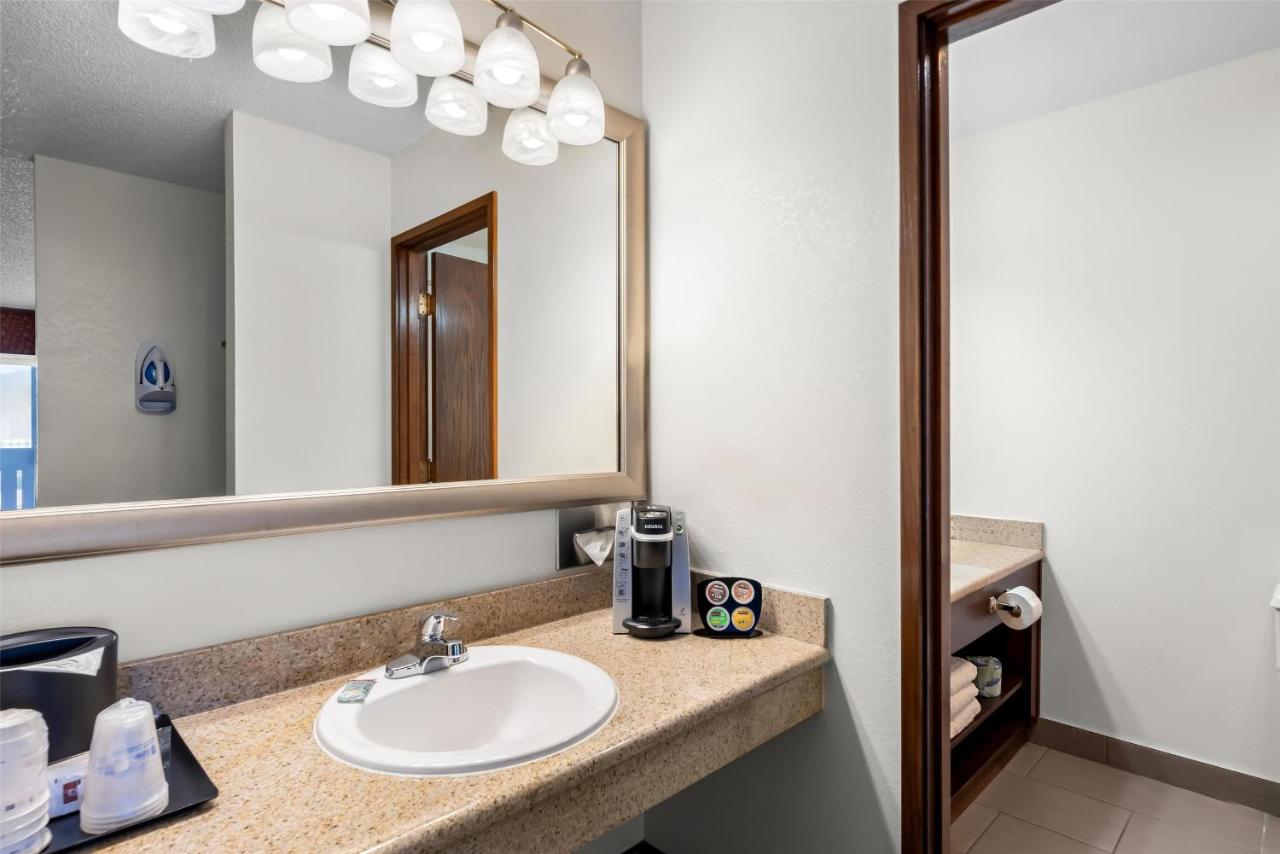 Queen Room with Two Queen Beds - Non-Smoking at Best Western Chieftain Inn