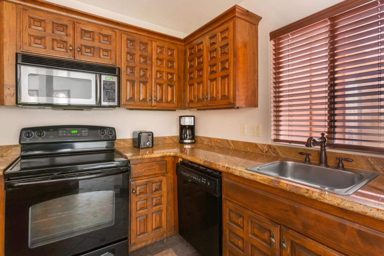 One-Bedroom King Suite at Hilton Vacation Club Sedona Summit