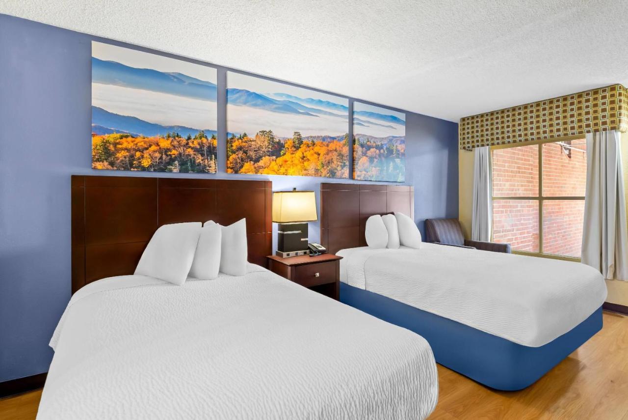 Double Room with Two Double Beds - Smoking at Days Inn by Wyndham Petersburg/South Fort Lee