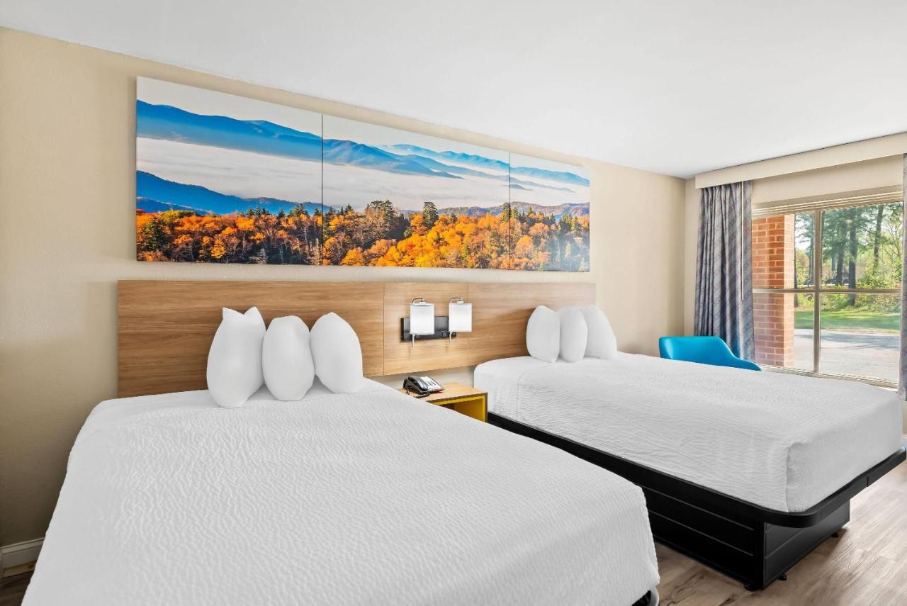 Deluxe Double Room with Two Double Beds - Non-Smoking at Days Inn by Wyndham Petersburg/South Fort Lee