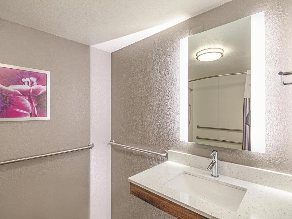 Double Room with Two Double Beds and Bath Tub - Mobility/Hearing Accessible - Non-Smoking at La Quinta Inn & Suites by Wyndham Austin Airport