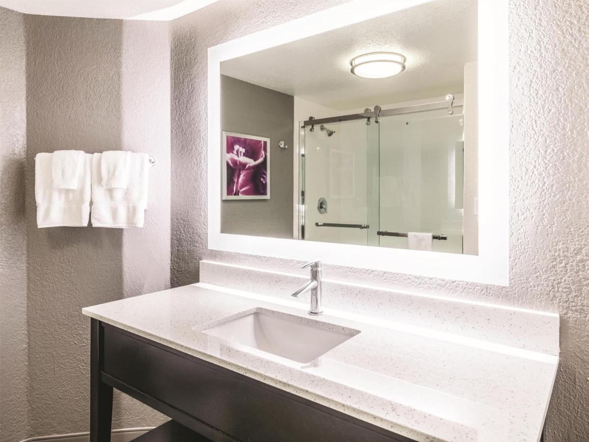 Deluxe Executive King Suite - Non-Smoking at La Quinta Inn & Suites by Wyndham Austin Airport