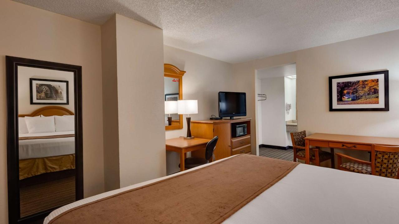  | Best Western War Bonnet Inn