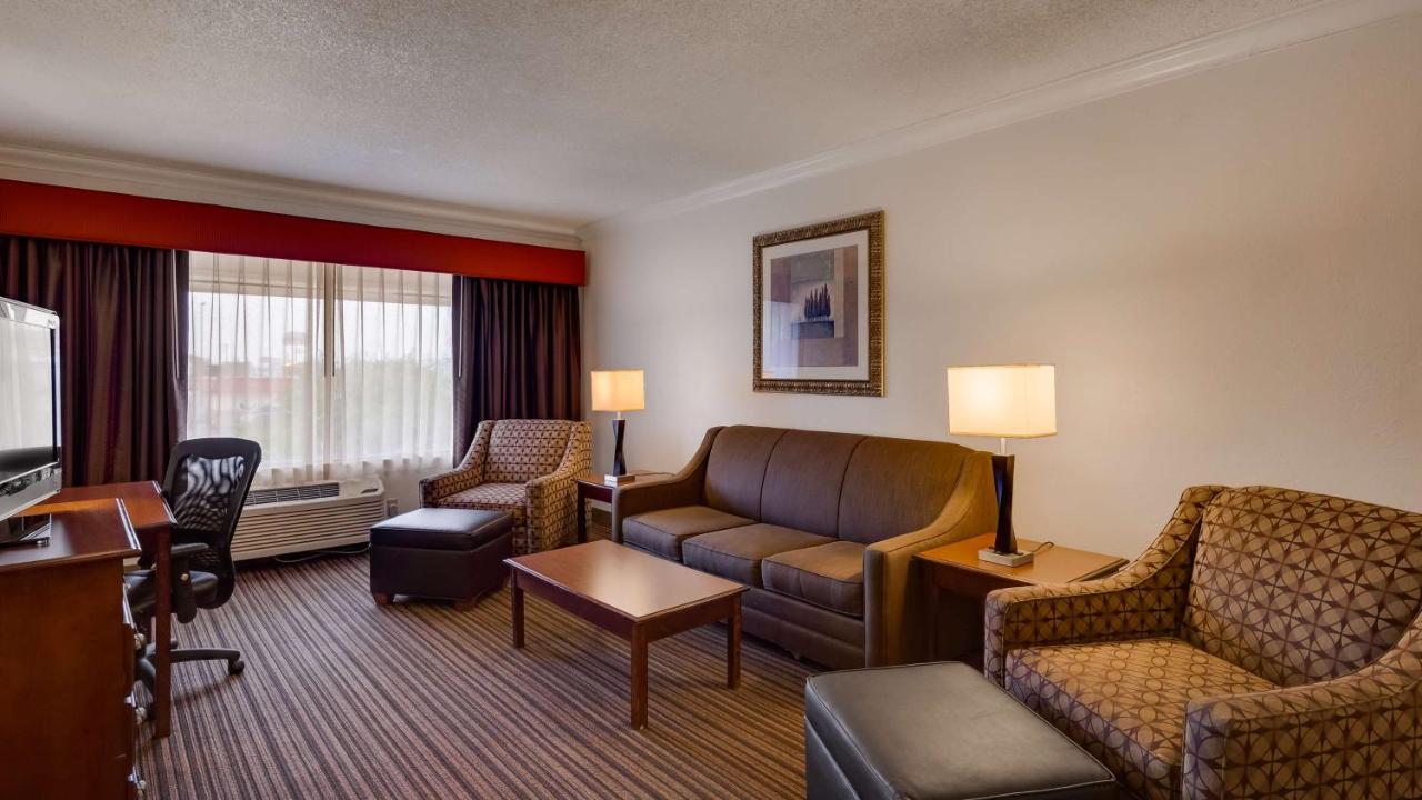  | Best Western War Bonnet Inn
