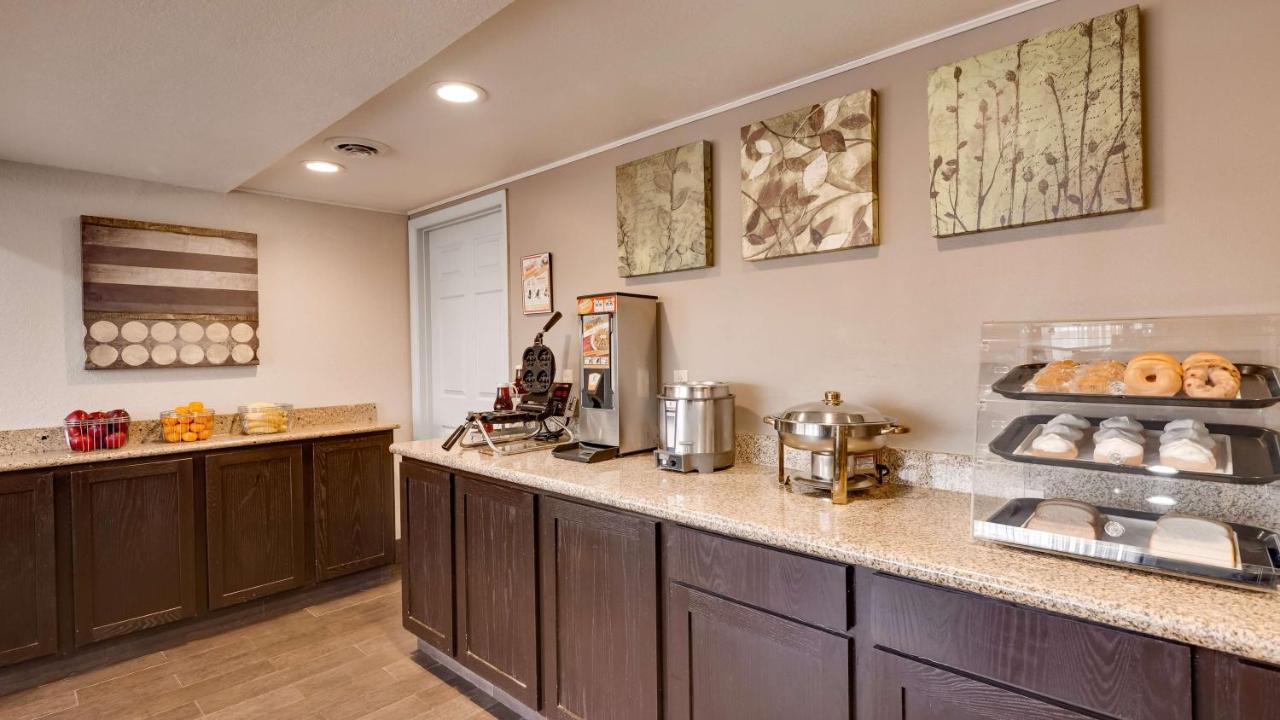  | Best Western War Bonnet Inn