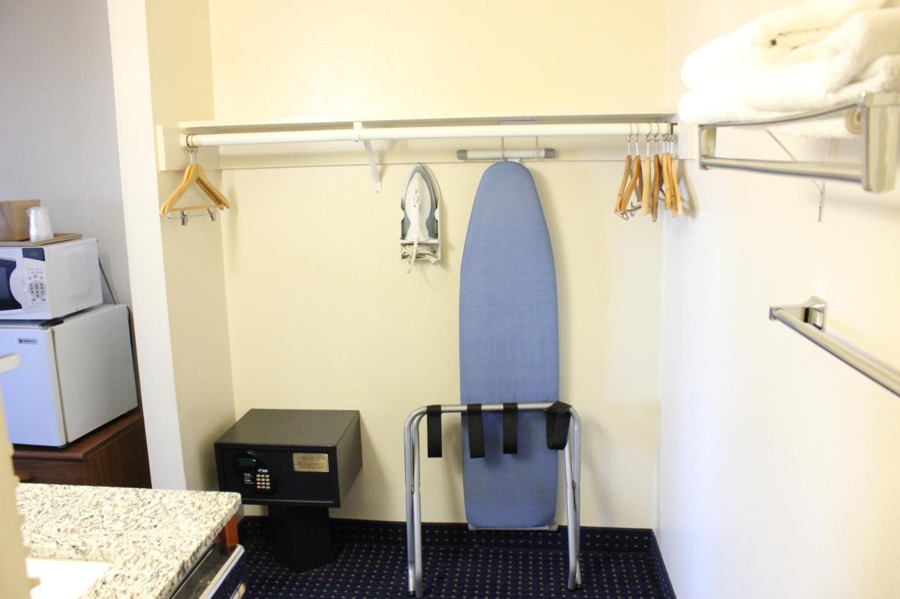 Deluxe Queen Suite at Days Inn by Wyndham Ridgecrest near China Lake Naval Station