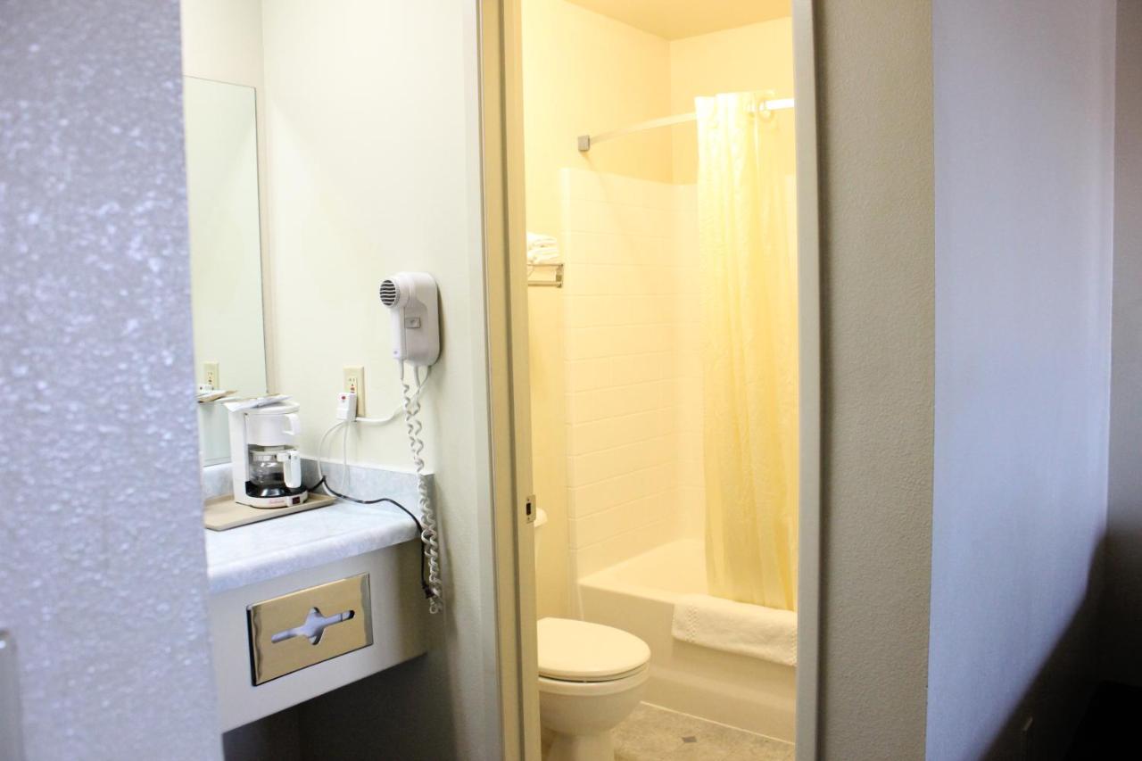 Standard Double Room - Non-Smoking at Days Inn by Wyndham Ridgecrest near China Lake Naval Station