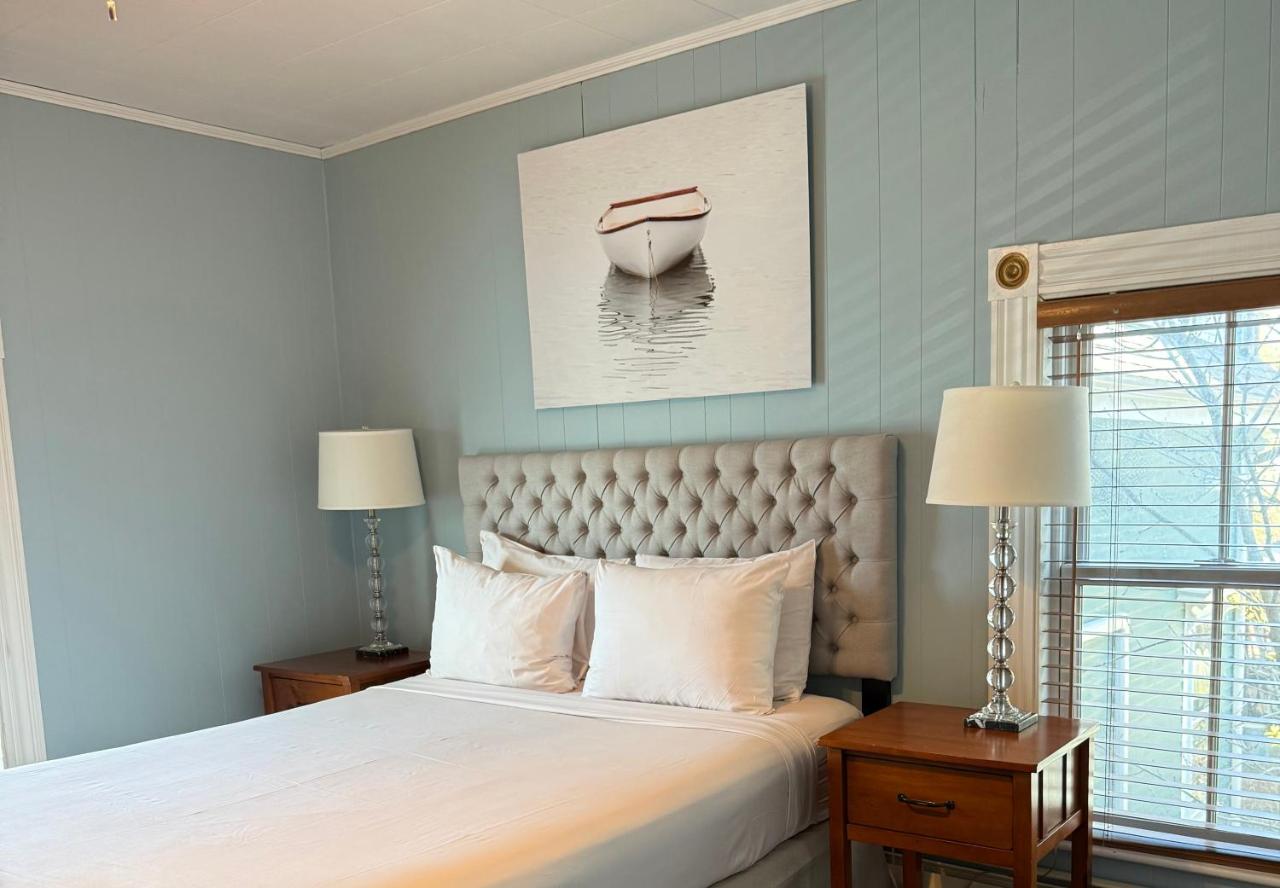 | Somerset House Inn
