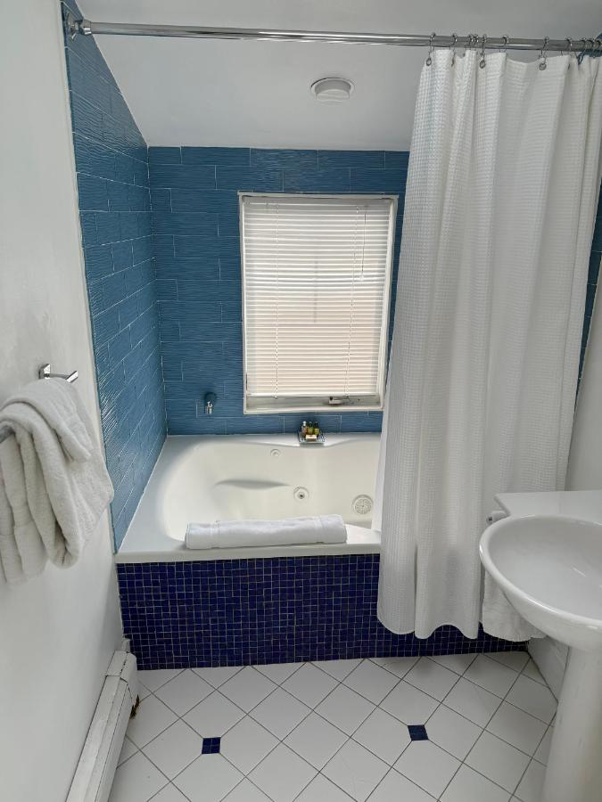 | Somerset House Inn