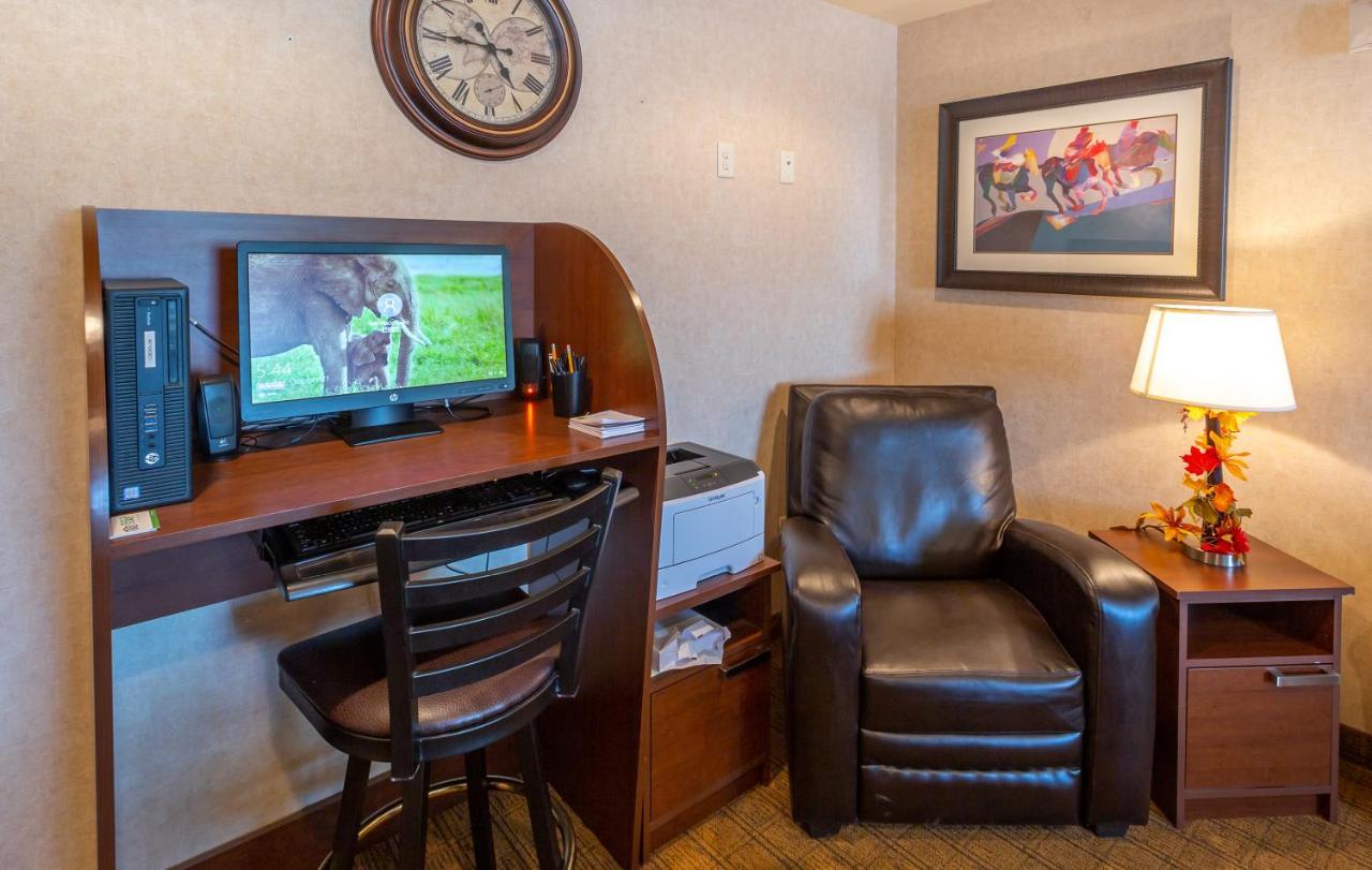 My Place Hotel - Dickinson, ND