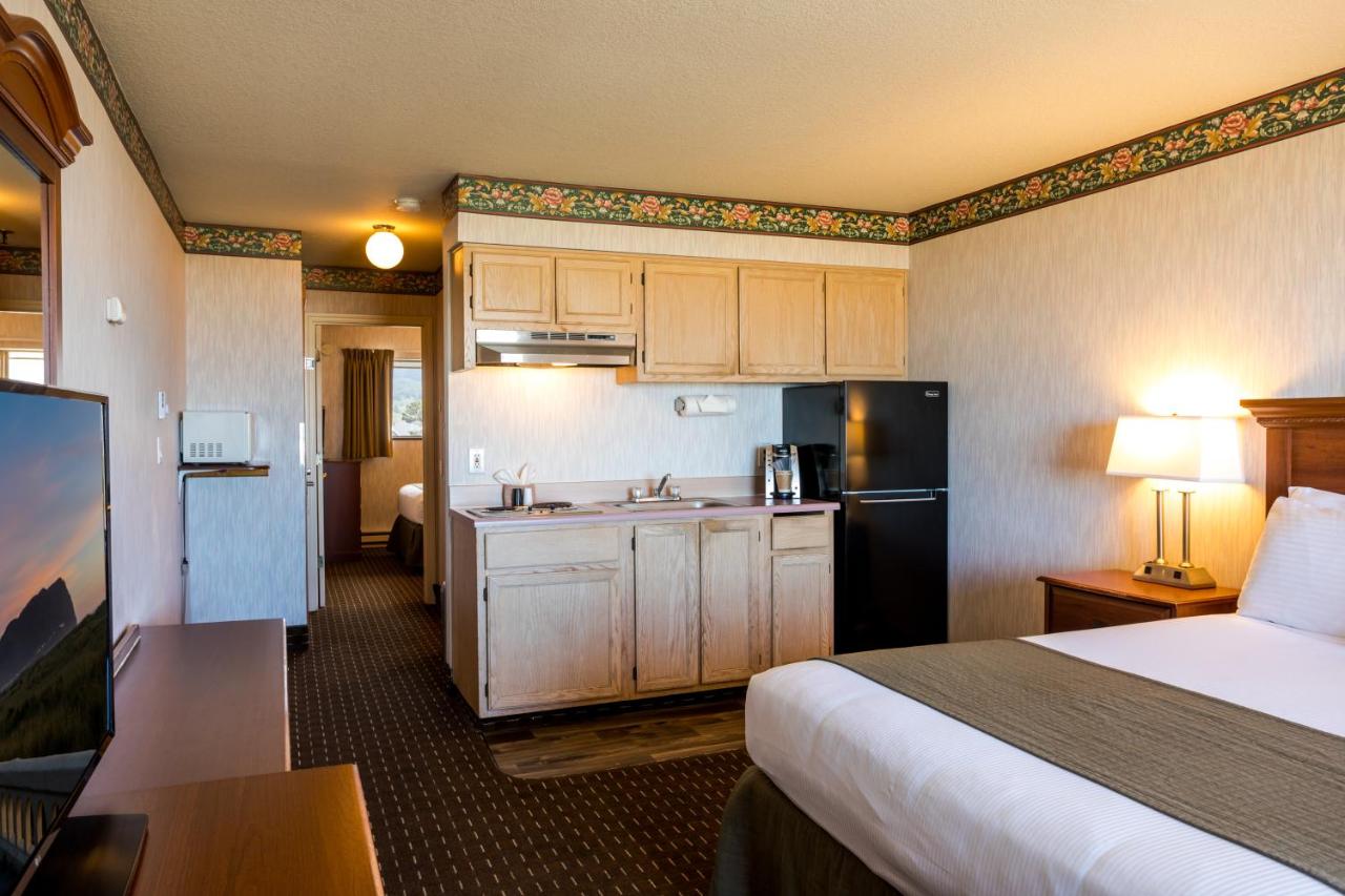 | Ebb Tide Oceanfront Inn