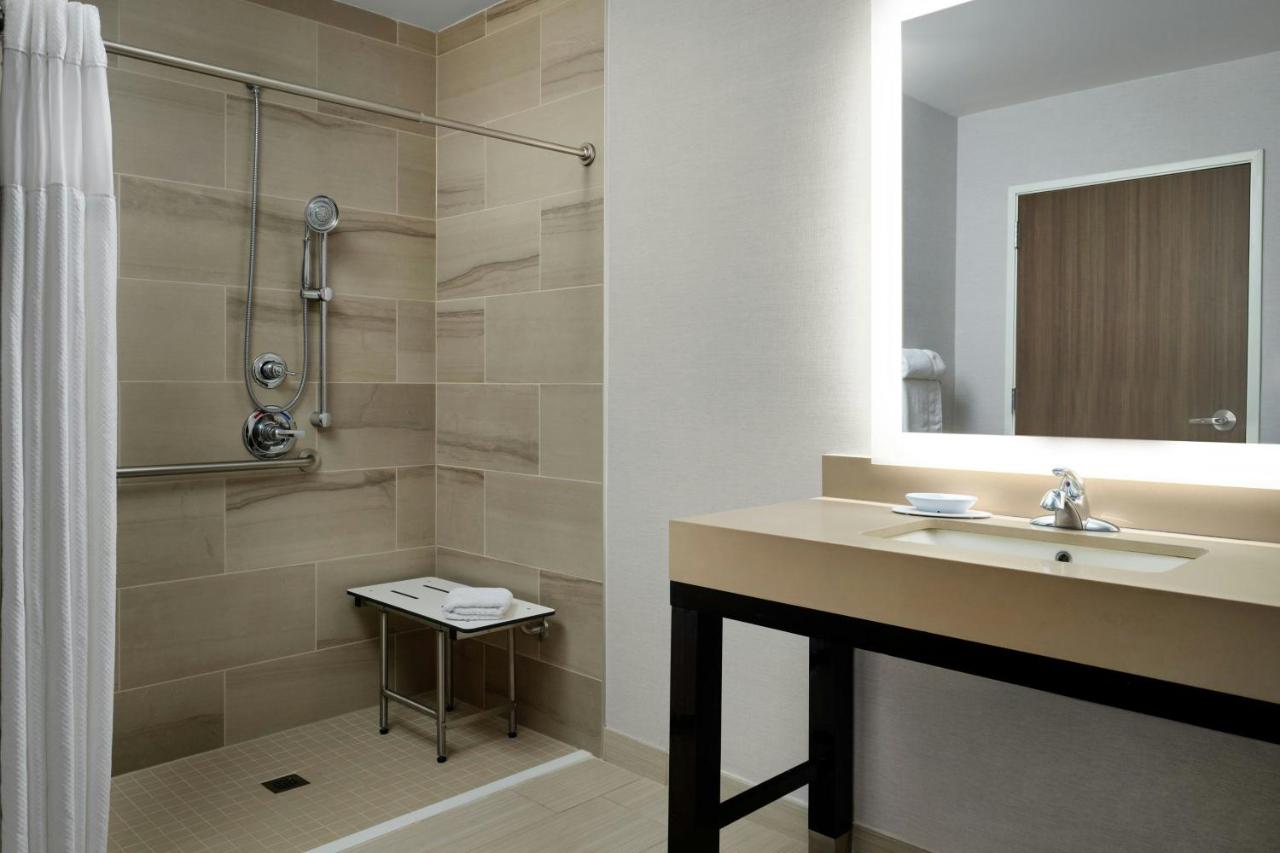 King Room at TownePlace Suites by Marriott Dallas DFW Airport N/Grapevine